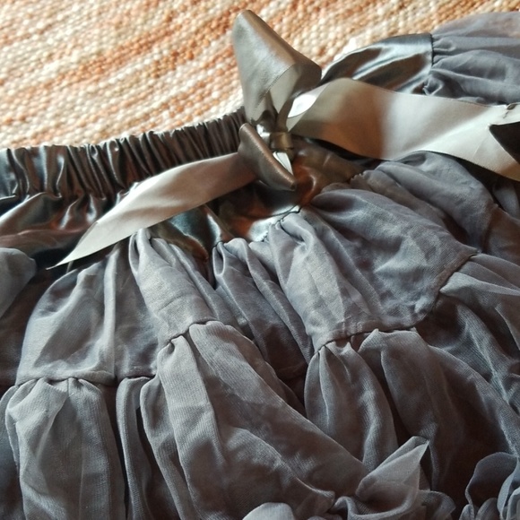 Girls 4 5 6 fluffy tutu skirt - Picture 3 of 3